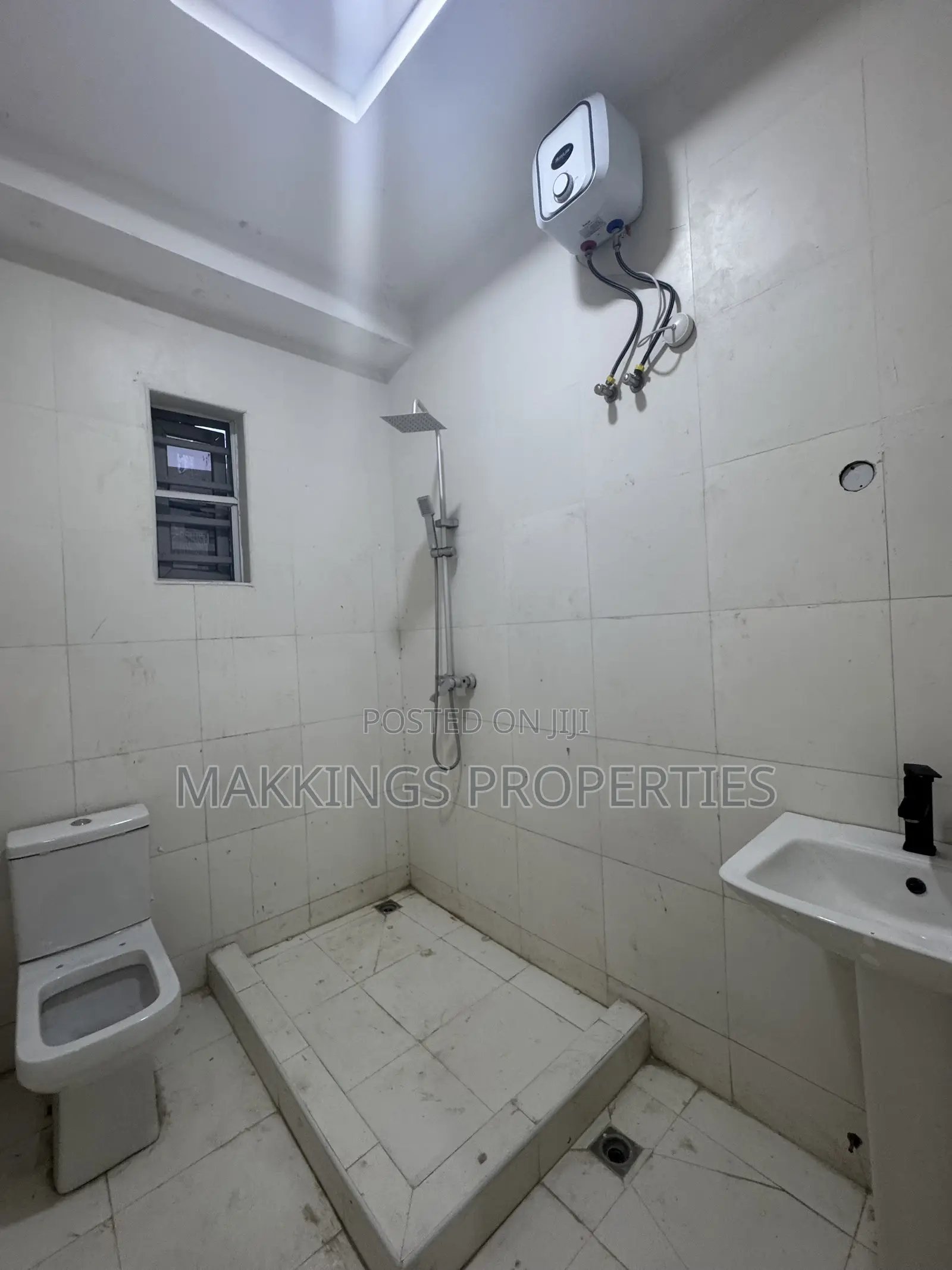 3bdrm Apartment in Lekki Phase 1 for sale