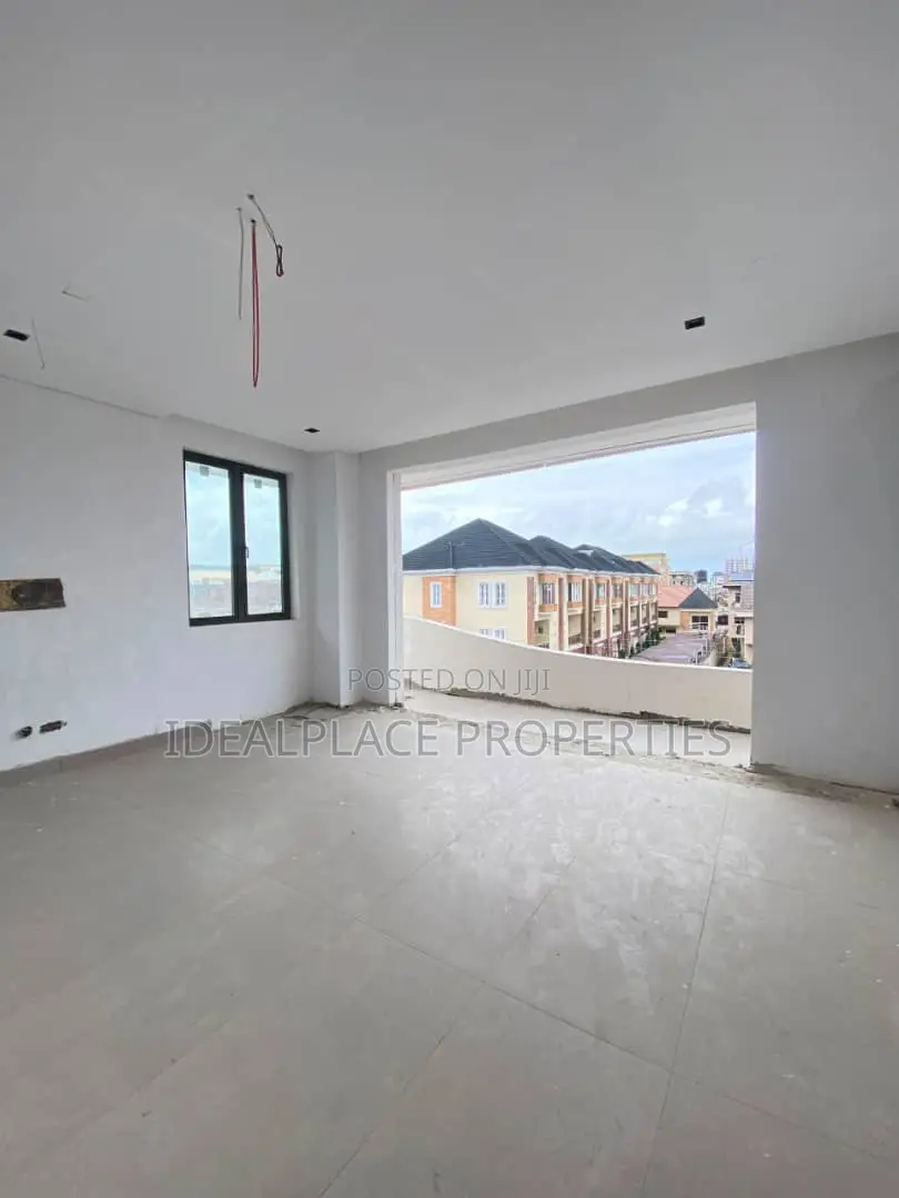 3bdrm Apartment in Victoria Island for sale