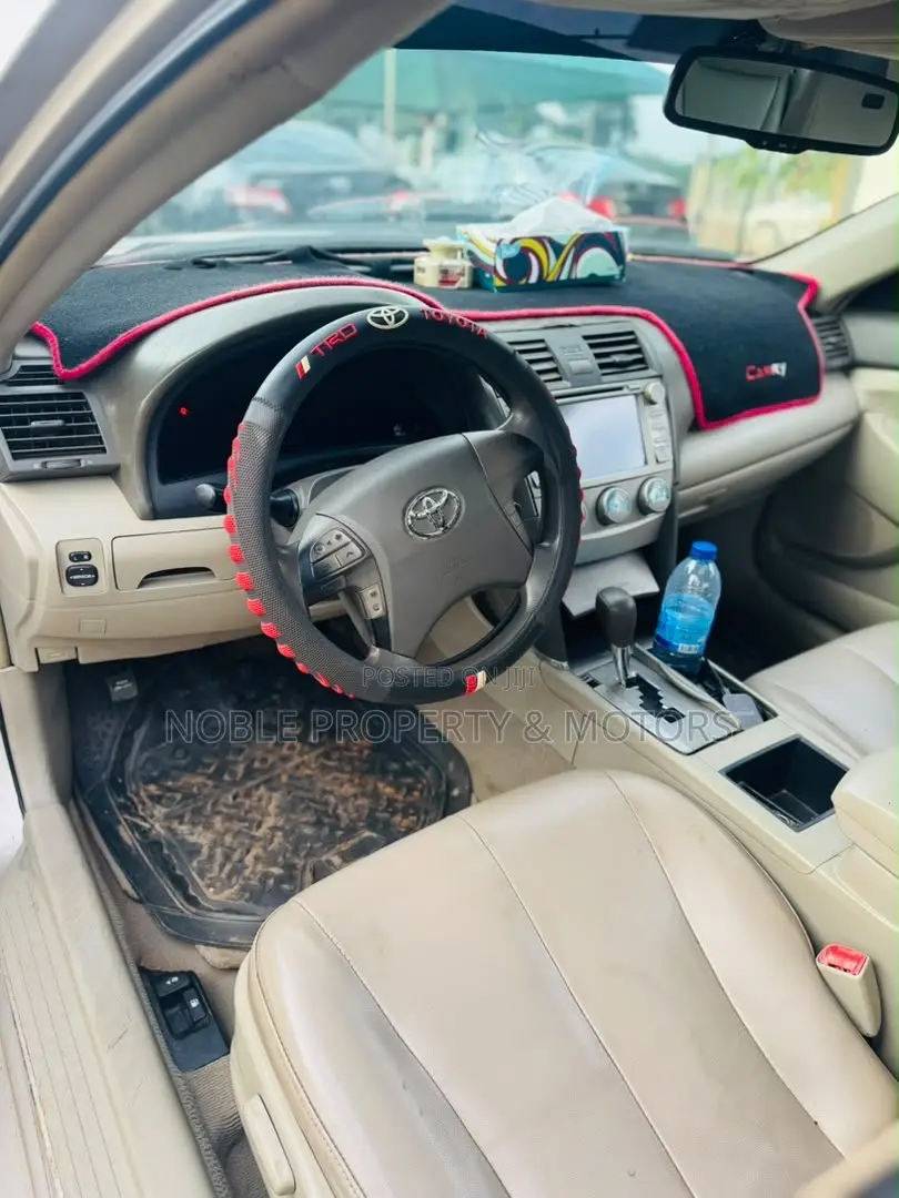 Toyota Camry 2009 Gold