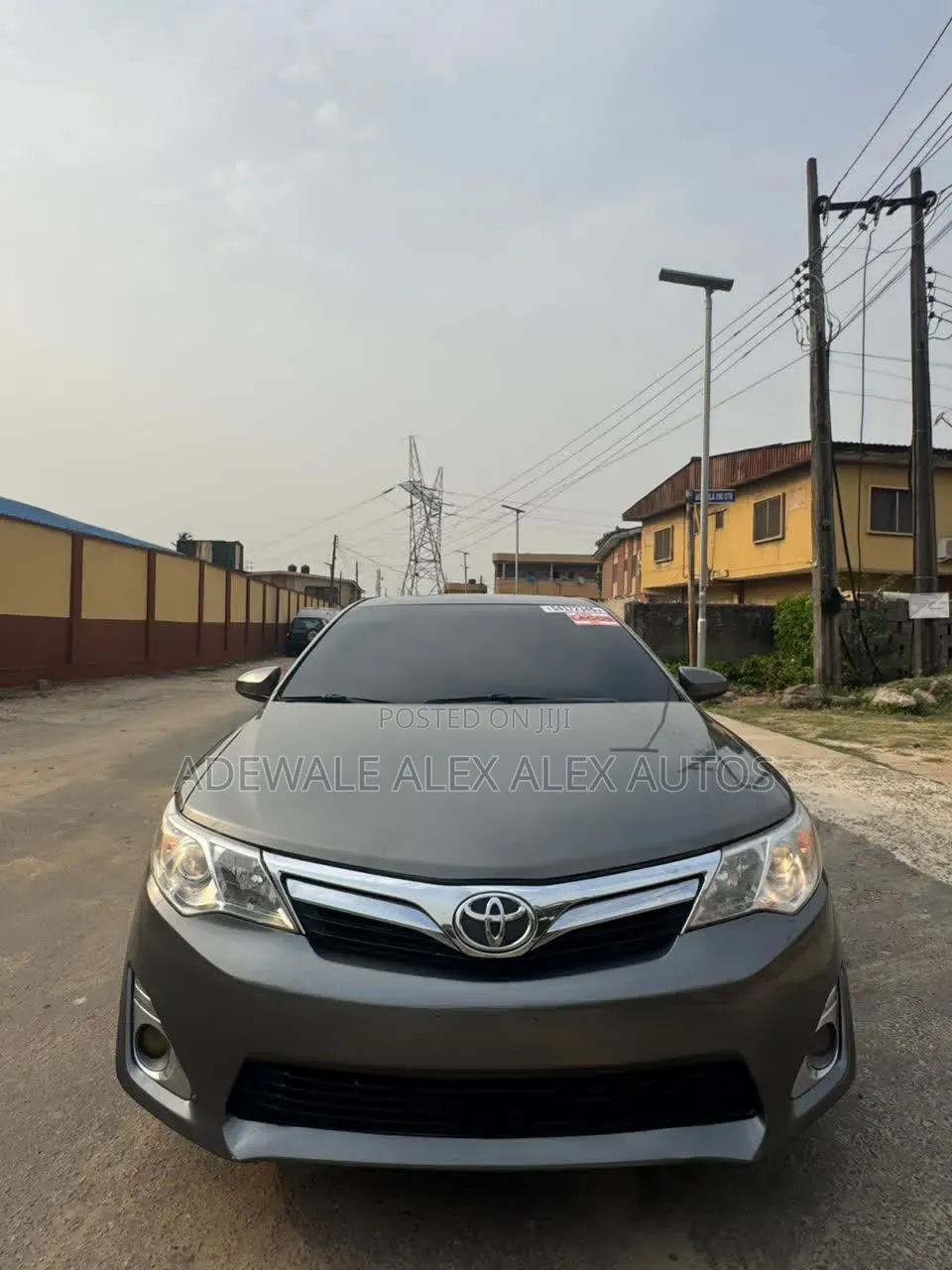 Toyota Camry XLE V6 4dr Sedan (3.5L 6cyl 6A) 2013 Gray