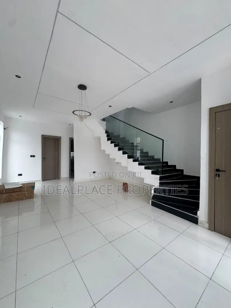 3bdrm Townhouse/Terrace in Sangotedo for sale