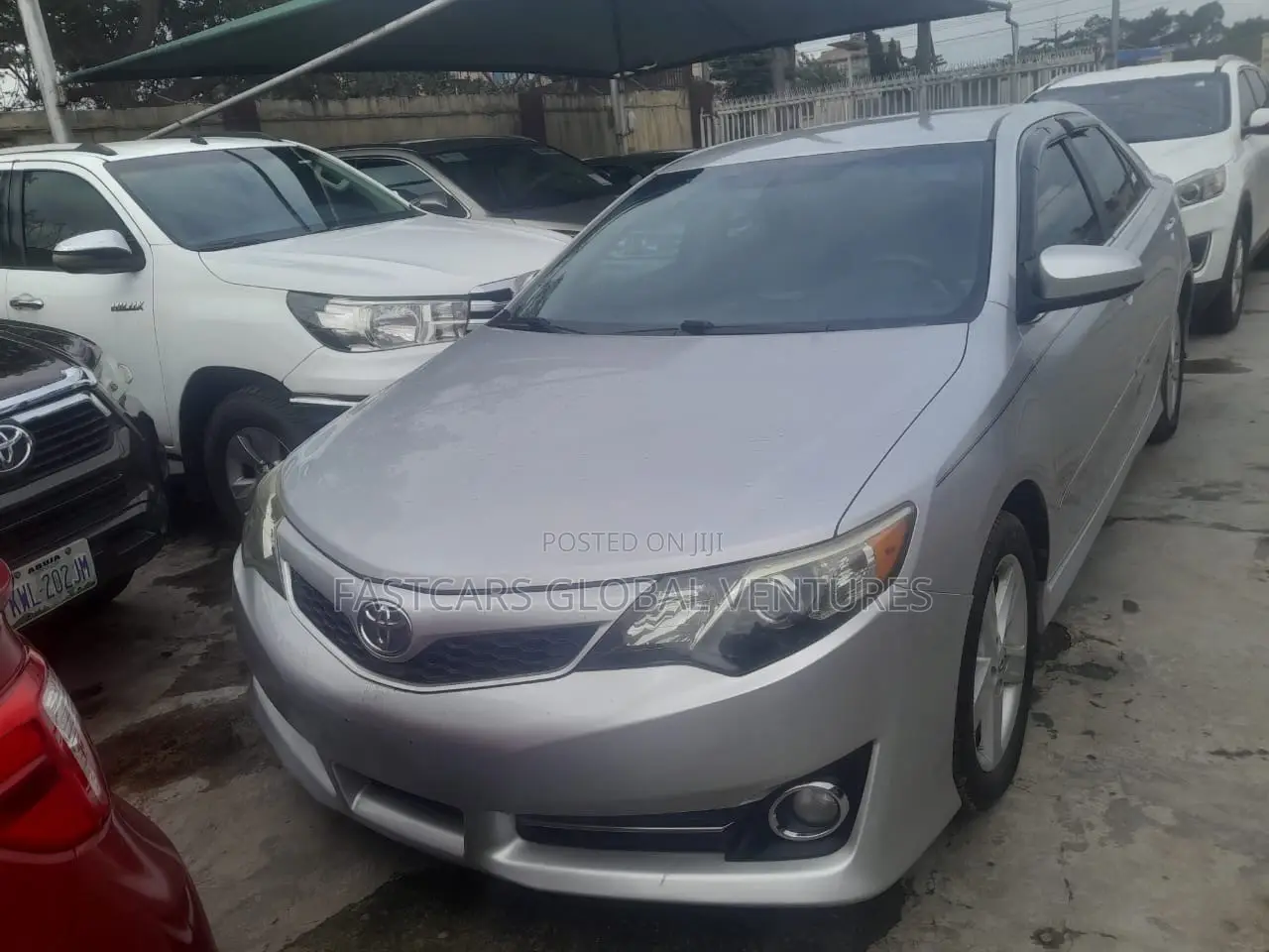 Toyota Camry SE 4dr Sedan (2.5L 4cyl 6A) 2013 Silver