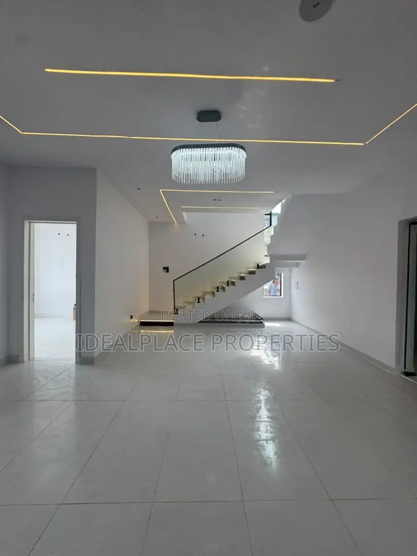 4bdrm Duplex in Sangotedo for sale