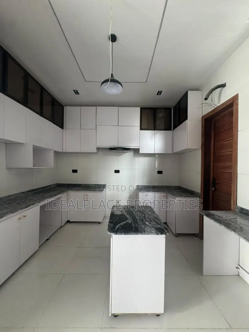 4bdrm Duplex in Sangotedo for sale