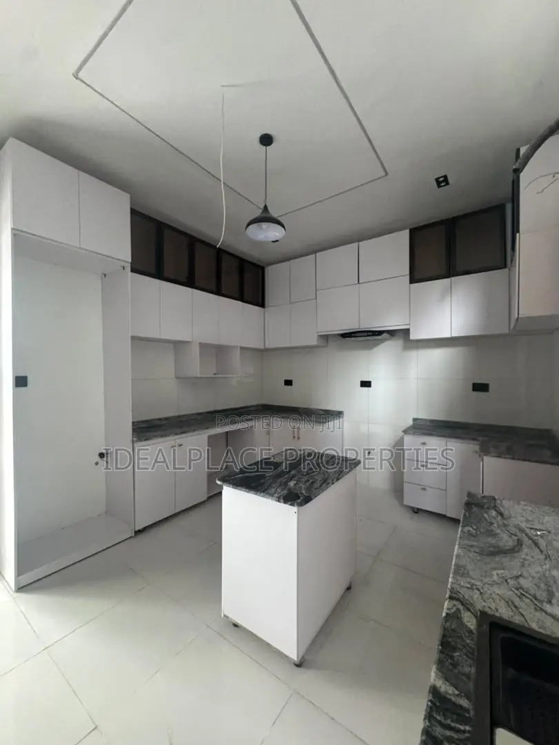 4bdrm Duplex in Sangotedo for sale