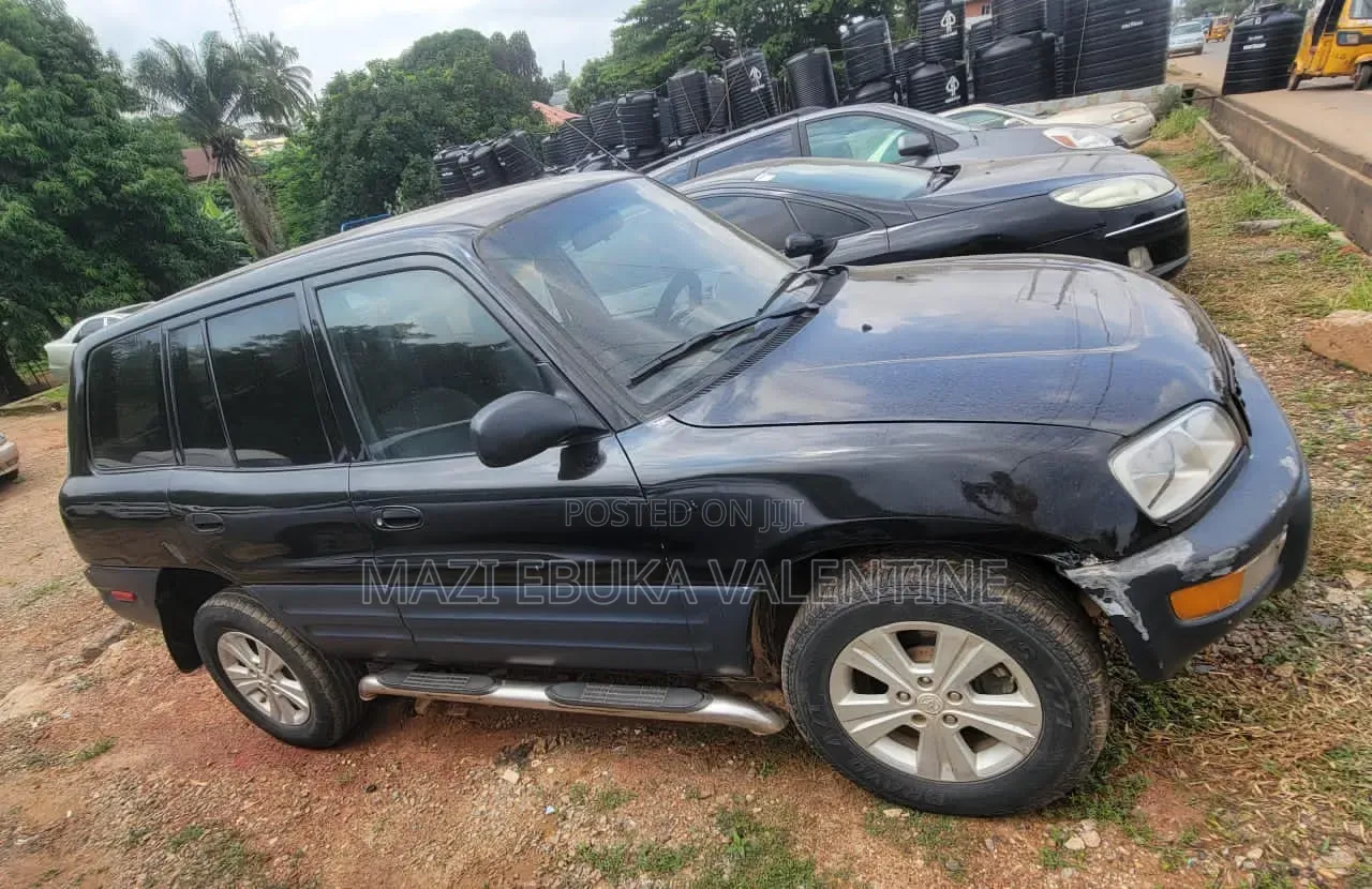 Toyota RAV4 1999 Black