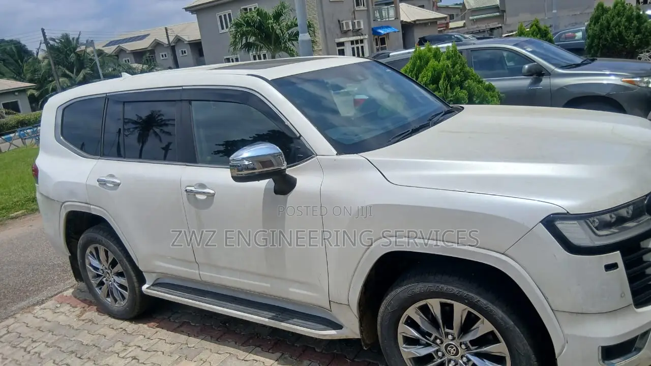 Toyota Land Cruiser 2023 White