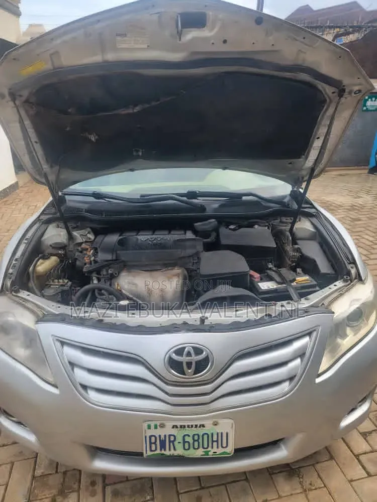 Toyota Camry 2010 Silver