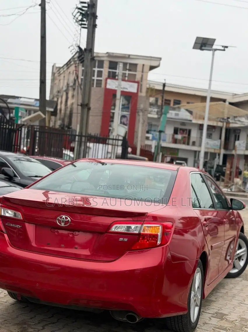 Toyota Camry SE 4dr Sedan (2.5L 4cyl 6A) 2013 Burgundy