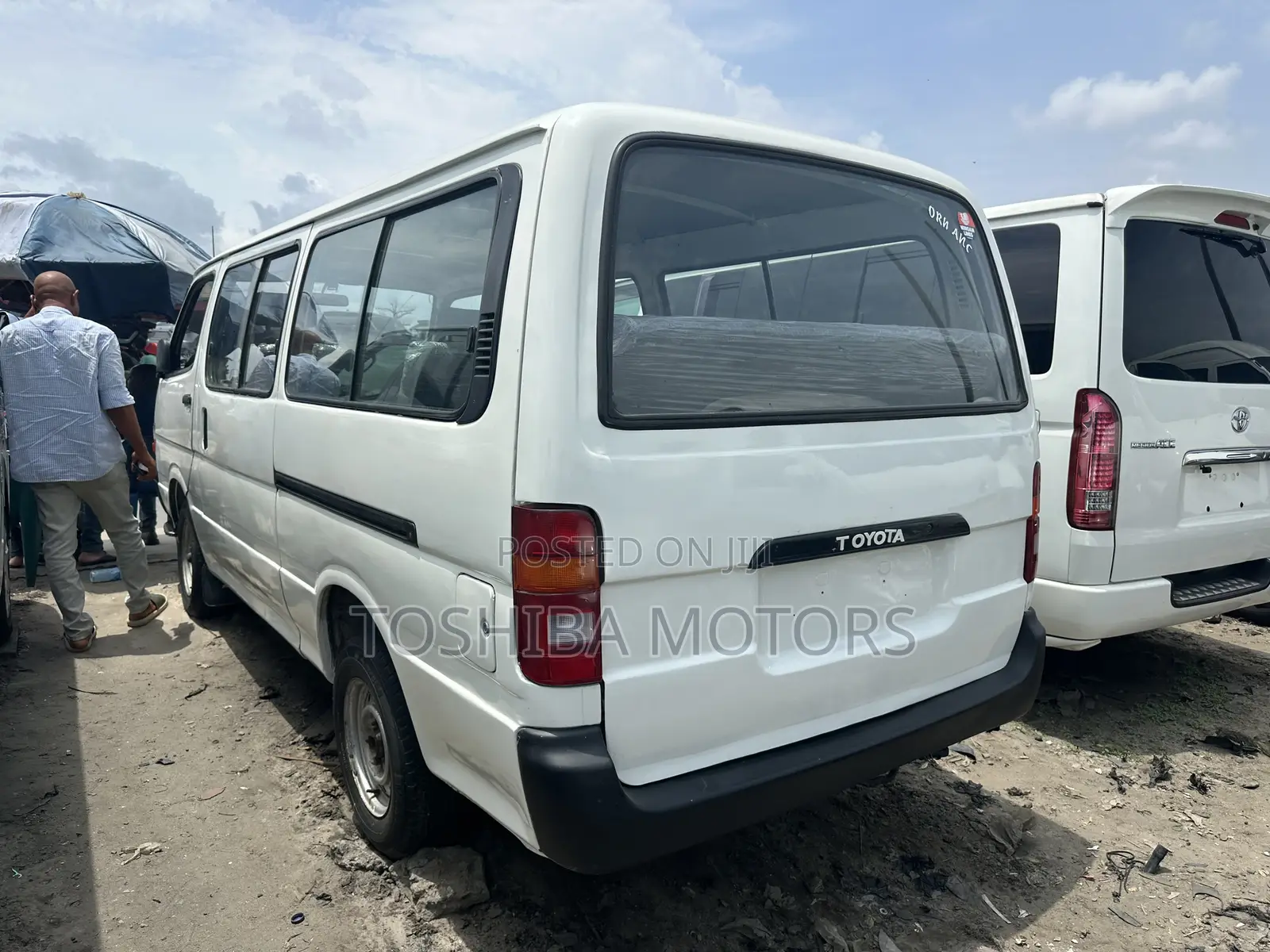 Toyota HiAce 1999 White