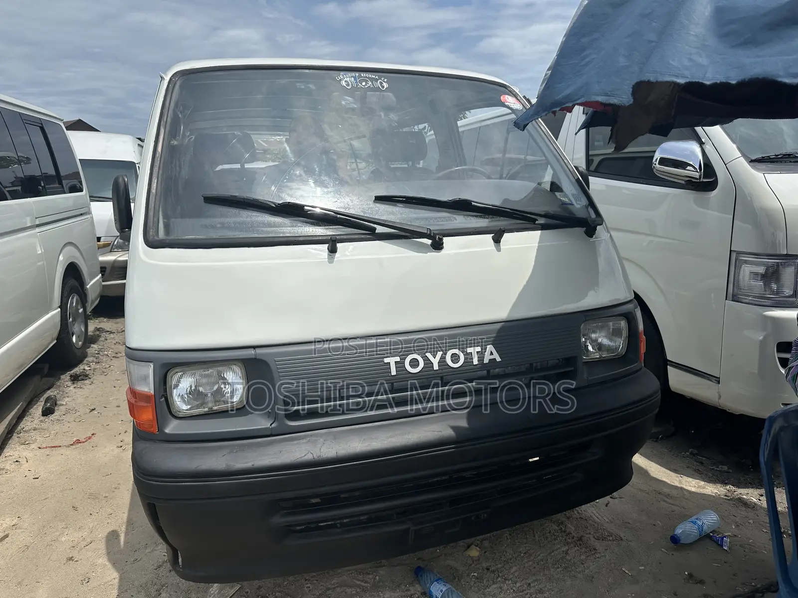 Toyota HiAce 1999 White
