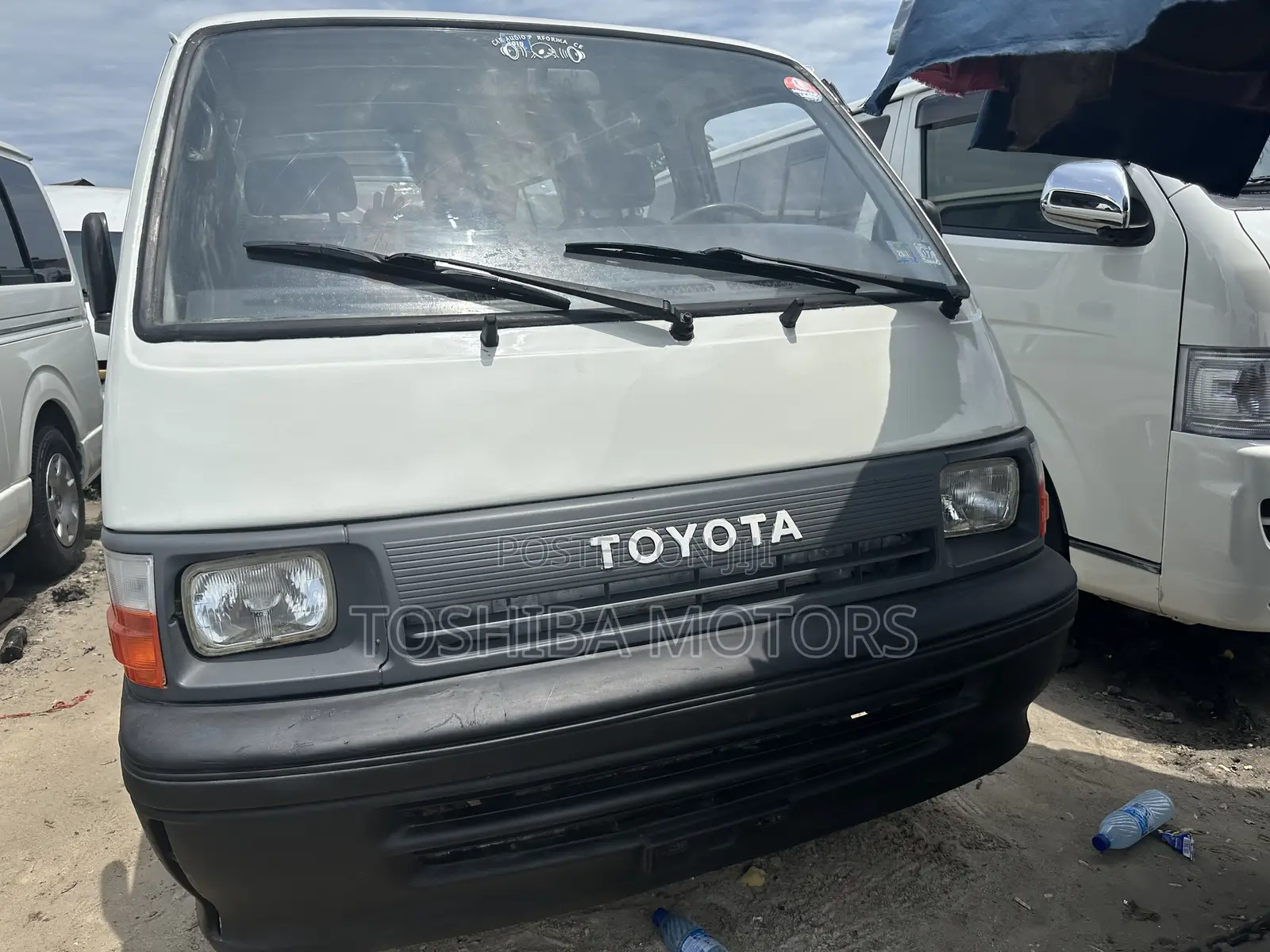 Toyota HiAce 1999 White