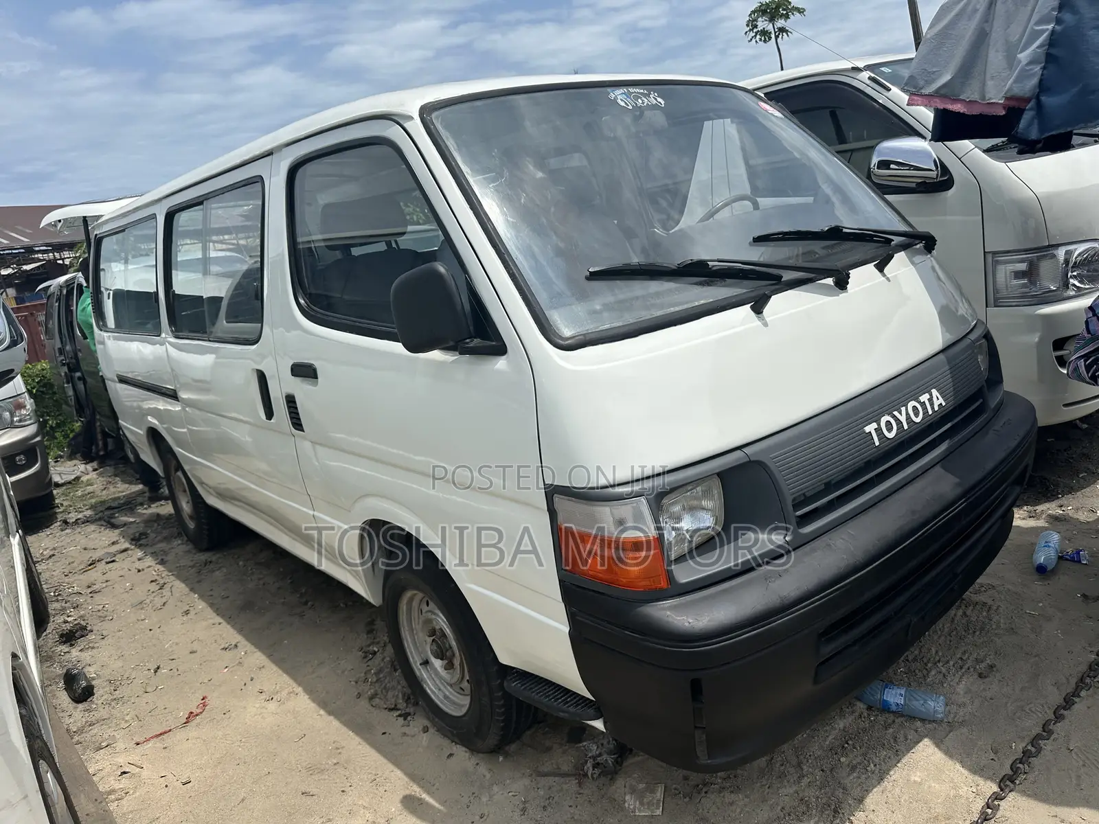 Toyota HiAce 1999 White