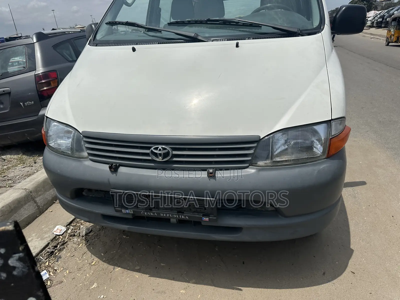 Toyota HiAce 2005 White