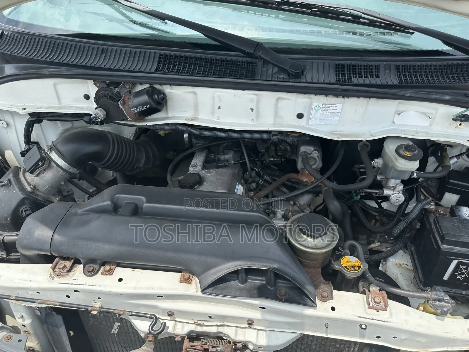 Toyota HiAce 2005 White