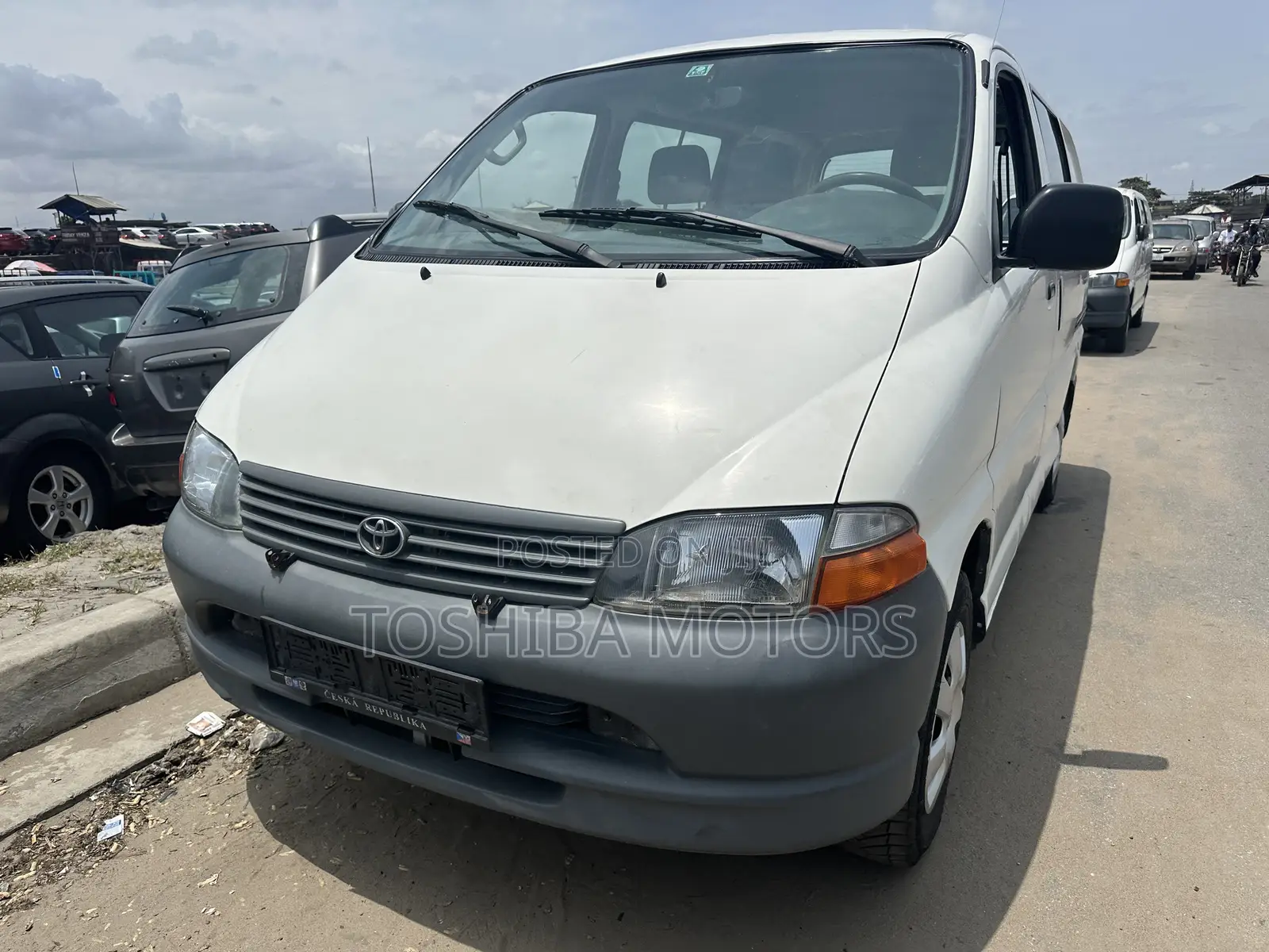 Toyota HiAce 2005 White