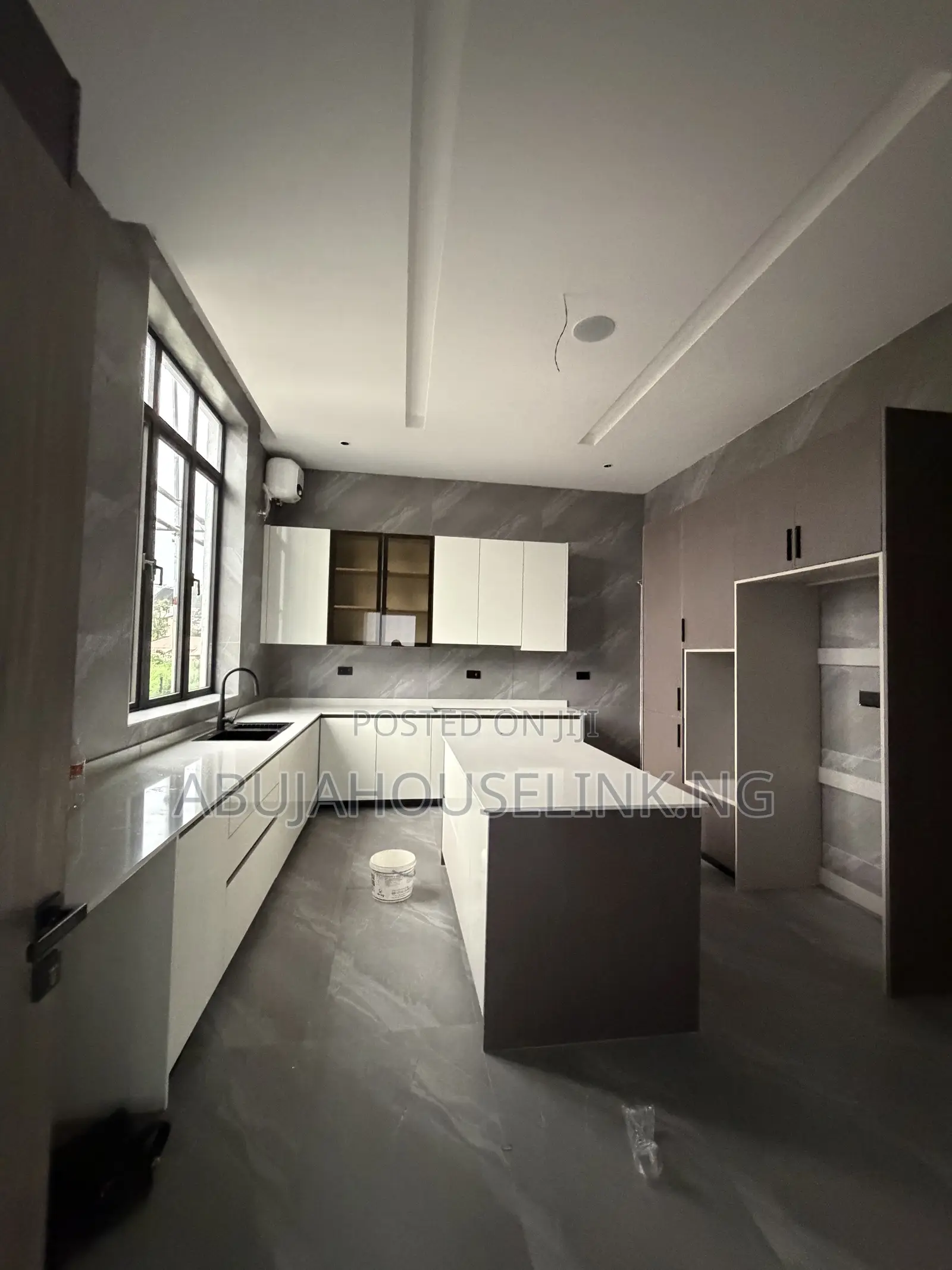 6bdrm Duplex in Asokoro Main Abuja for sale