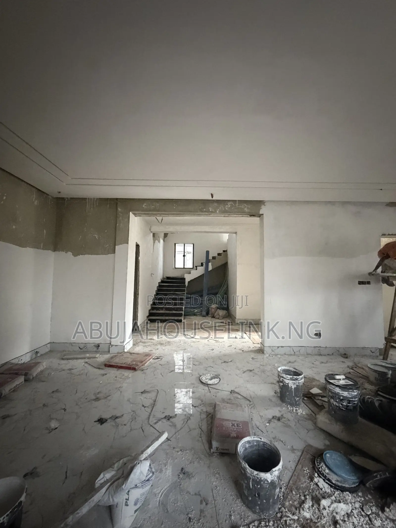 5bdrm Duplex in Guzape Main Abuja for sale