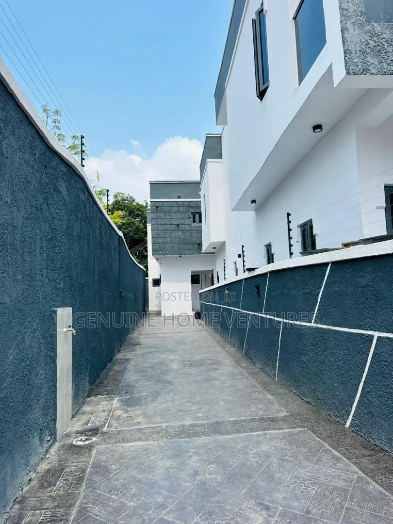 4bdrm Duplex in Berger for sale