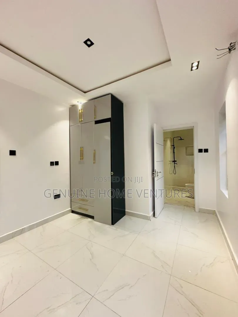 4bdrm Duplex in Berger for sale