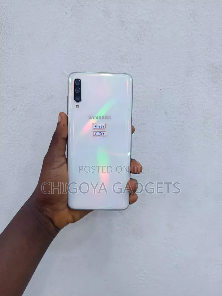 Samsung Galaxy A50 128 GB White