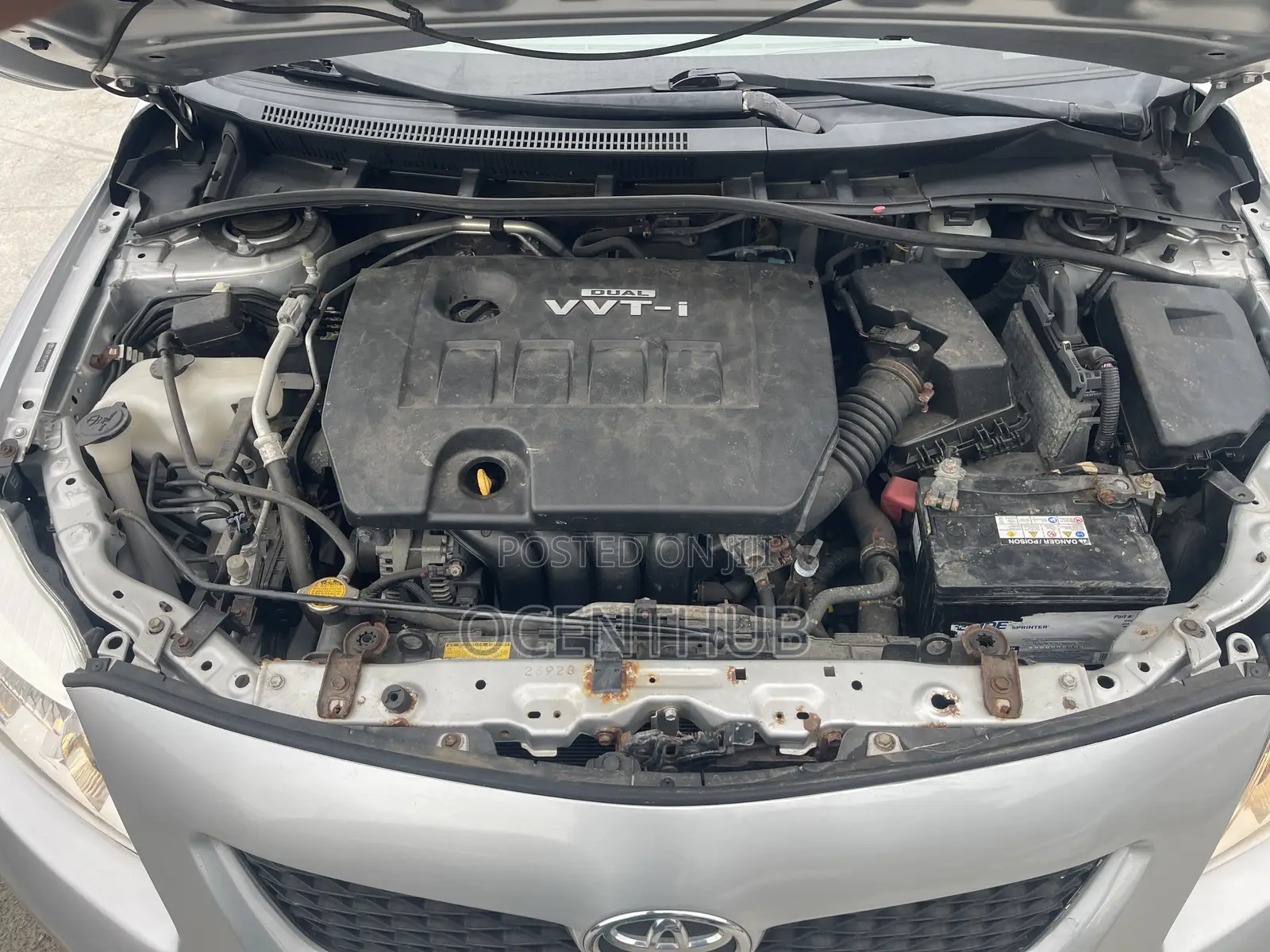 Toyota Corolla LE 4dr Sedan (1.8L 4cyl 4A) 2011 Silver
