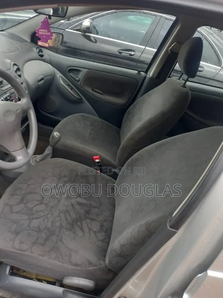 Toyota Yaris 1.4 D-4D C 2004 Silver