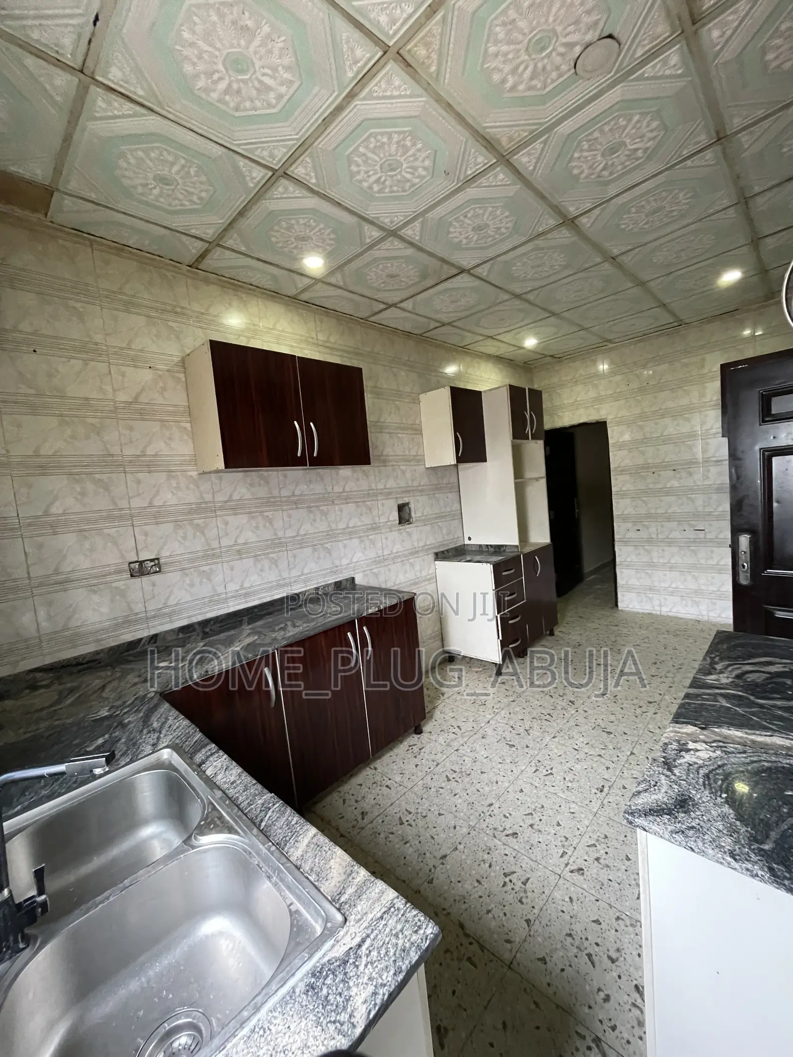 2bdrm Block of Flats in Trans Engineering for rent