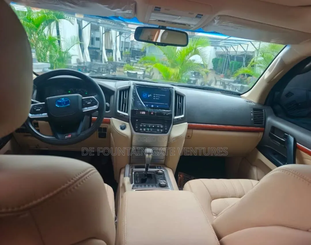 Toyota Land Cruiser 2017 Black