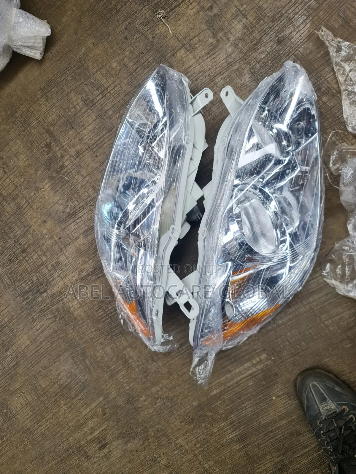 Headlamp for Toyota Corolla 2003-2006 Model