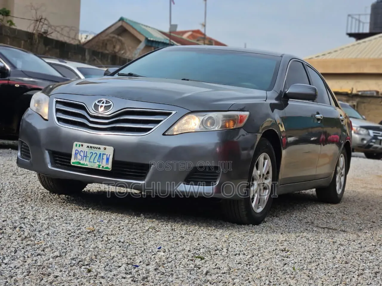 Toyota Camry 2011 Gray