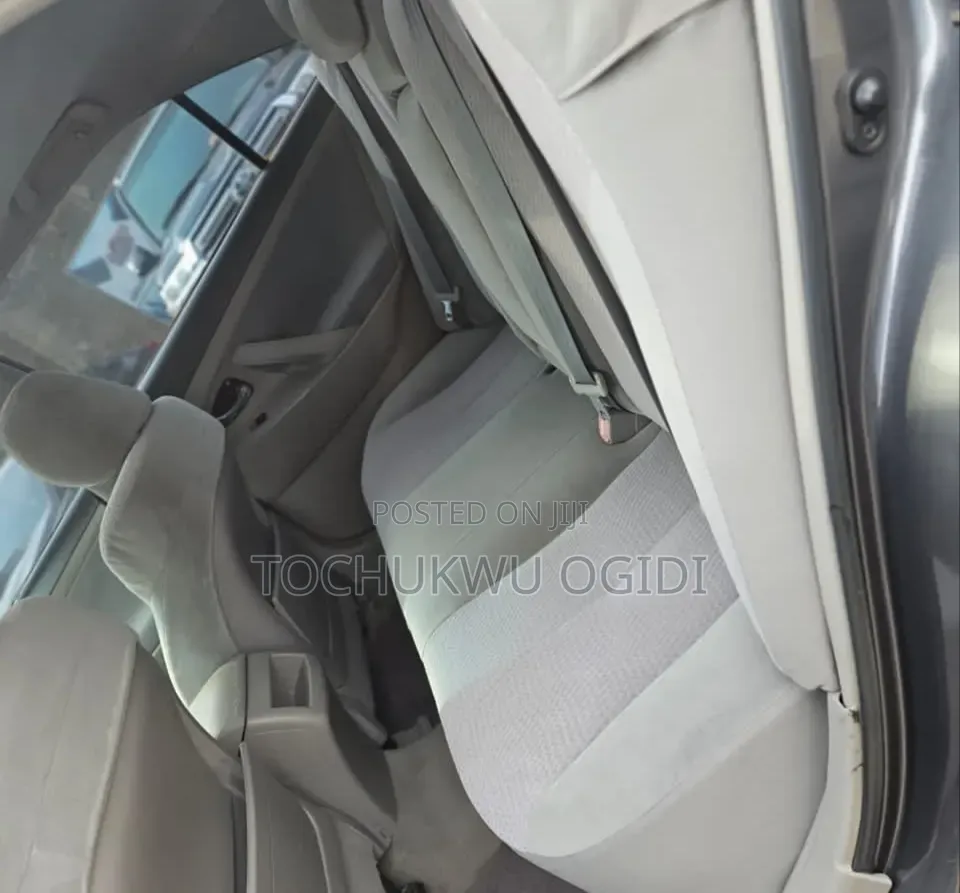 Toyota Camry 2011 Gray