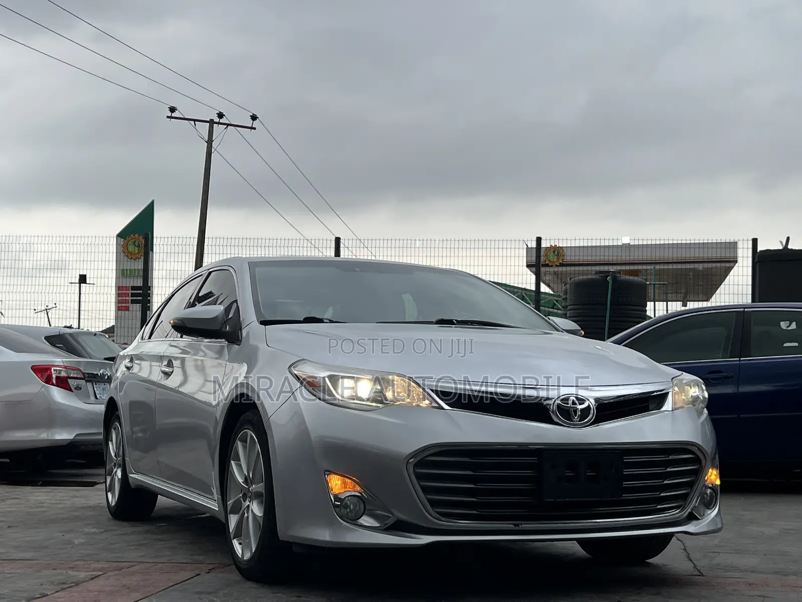 Toyota Avalon Limited 4dr Sedan (3.5L 6cyl 6A) 2014 Silver