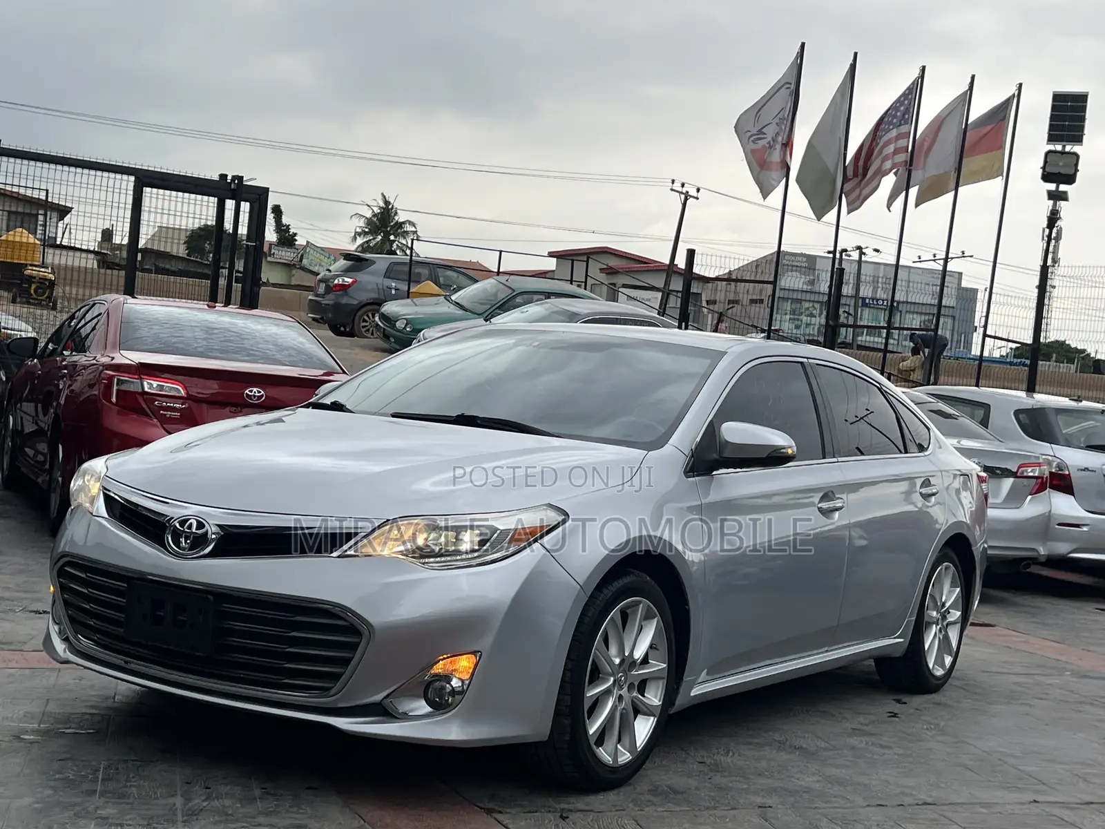 Toyota Avalon Limited 4dr Sedan (3.5L 6cyl 6A) 2014 Silver