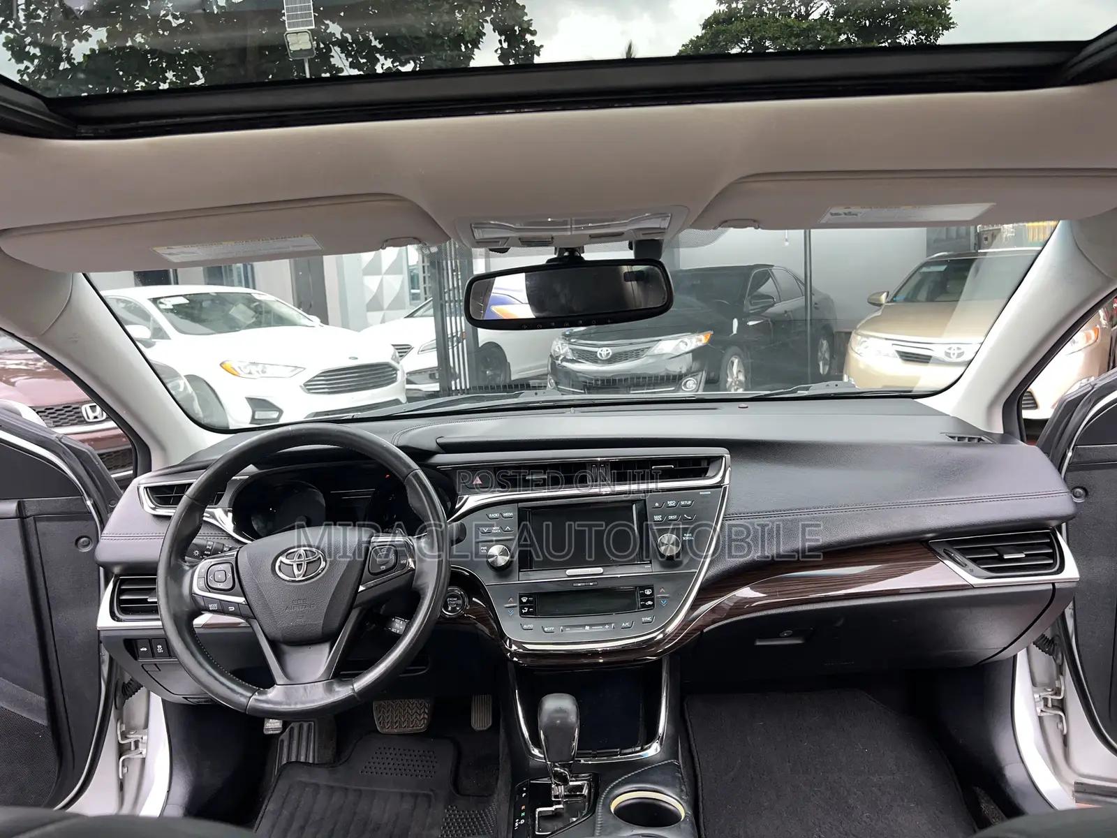 Toyota Avalon Limited 4dr Sedan (3.5L 6cyl 6A) 2014 Silver