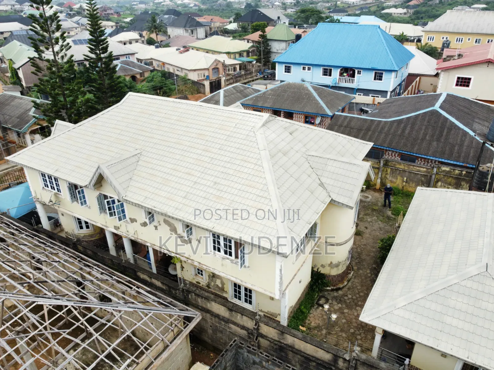 5bdrm Duplex in Erunwe for sale
