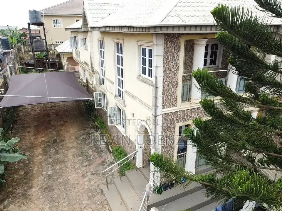 5bdrm Duplex in Erunwe for sale
