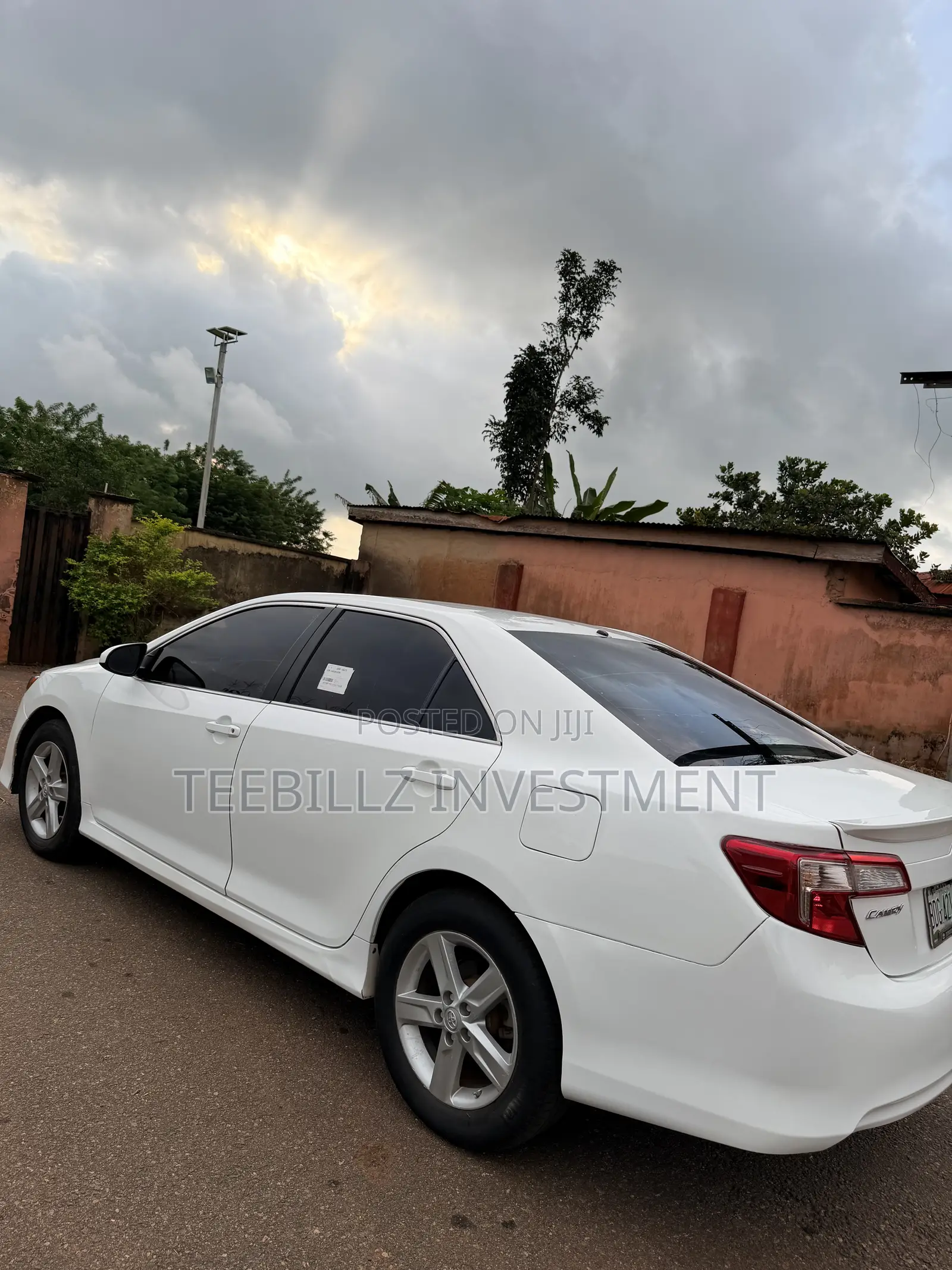Toyota Camry SE 4dr Sedan (2.5L 4cyl 6A) 2012 White