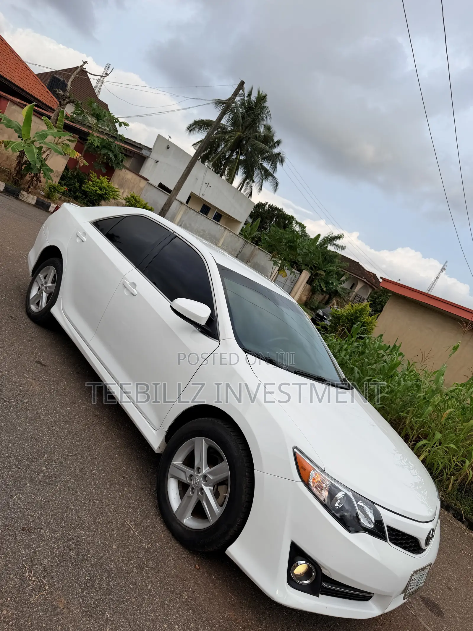 Toyota Camry SE 4dr Sedan (2.5L 4cyl 6A) 2012 White