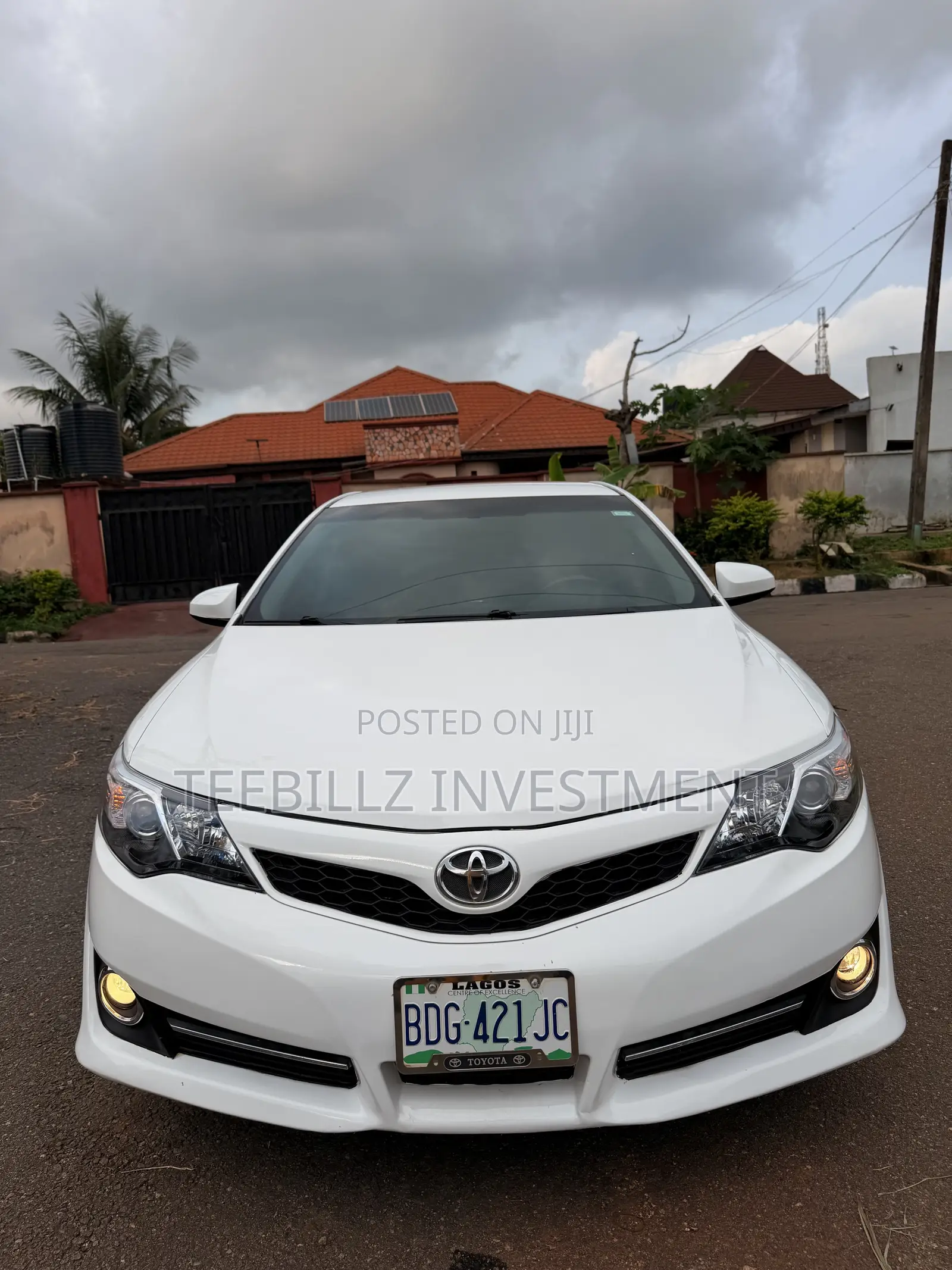 Toyota Camry SE 4dr Sedan (2.5L 4cyl 6A) 2012 White