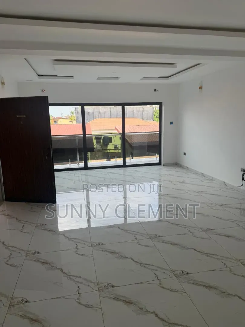3bdrm Apartment in Shonola Aguda, Ikeja for sale