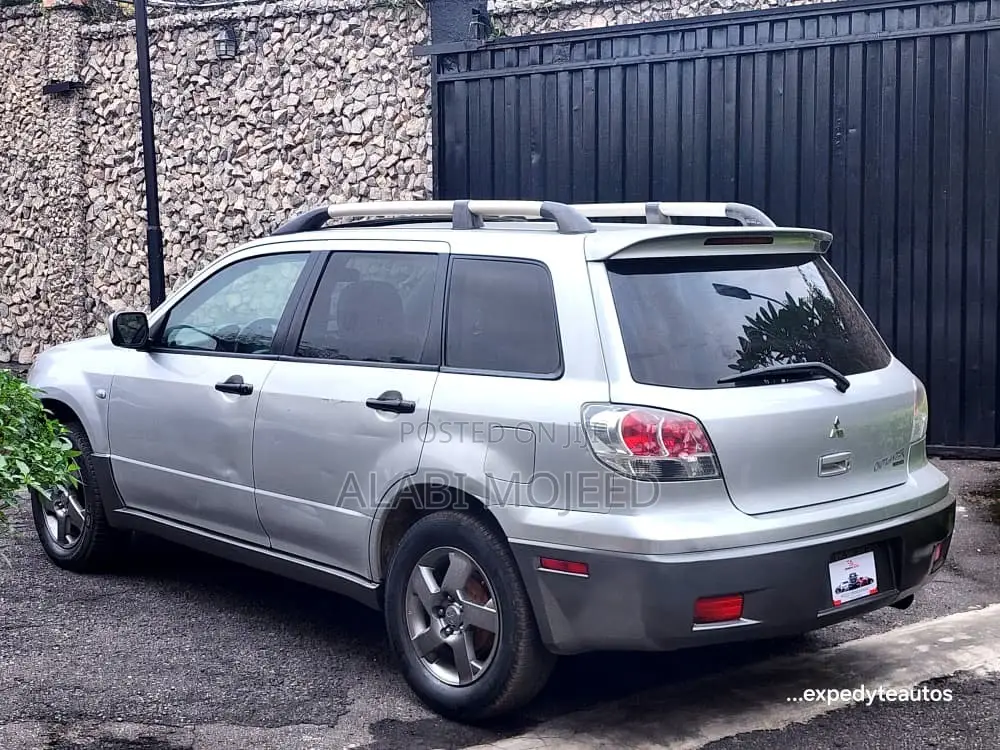 Mitsubishi Outlander 2.4 2003 Silver