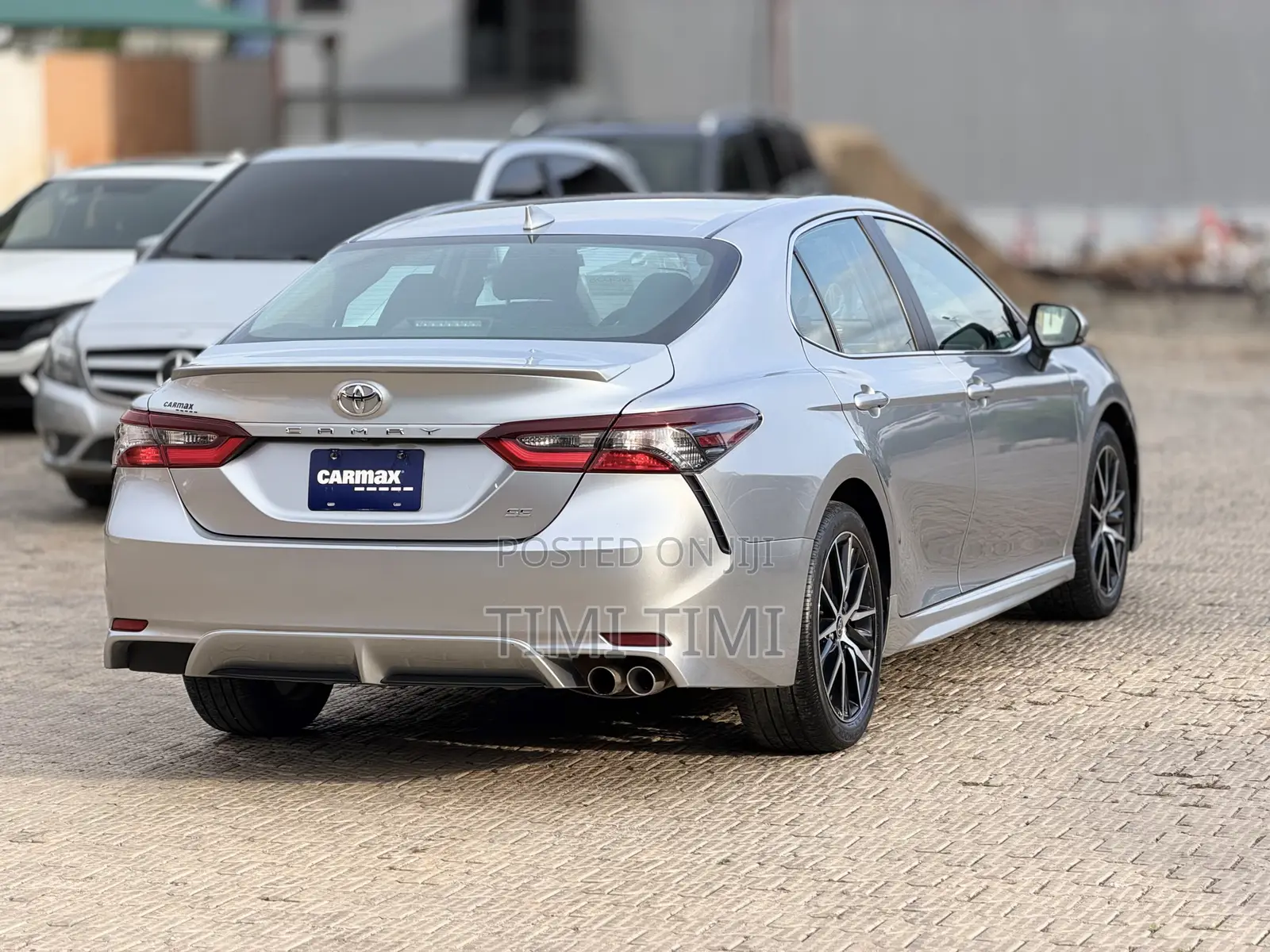 Toyota Camry SE 2021 Silver