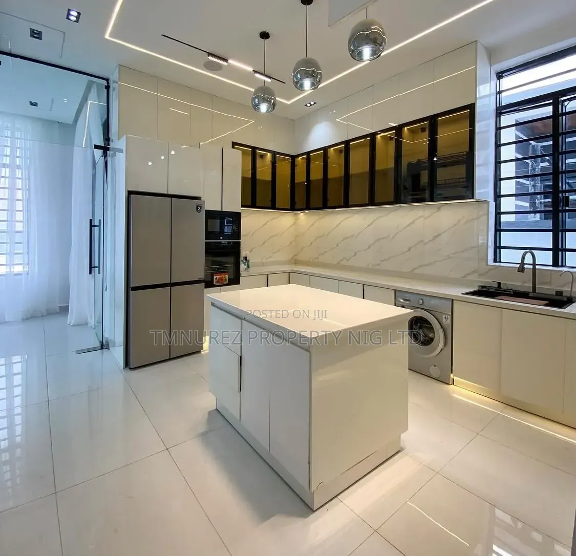 5bdrm Duplex in Ikota Estate, 1004 for sale