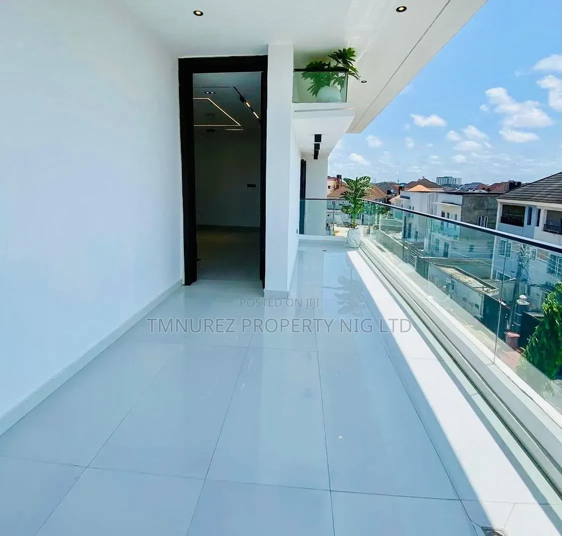 5bdrm Duplex in Ikota Estate, 1004 for sale