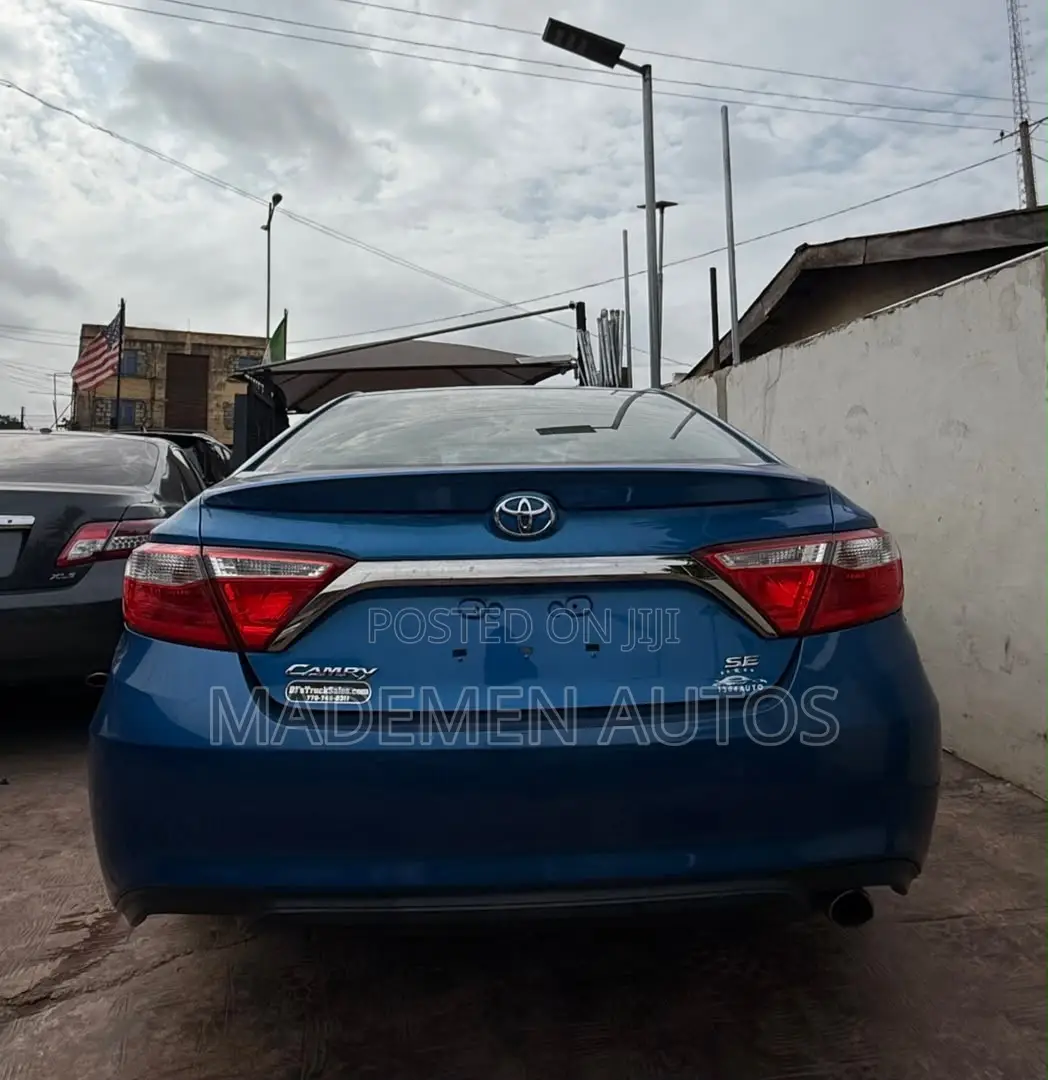 Toyota Camry SE 4dr Sedan (2.5L 4cyl 6A) 2016 Blue