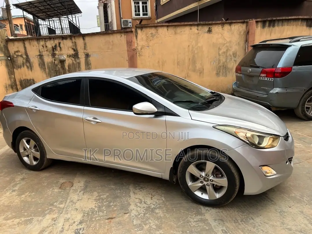 Hyundai Elantra 2013 Silver