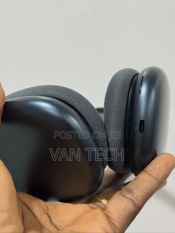Clean UK Used Airpods Max 2