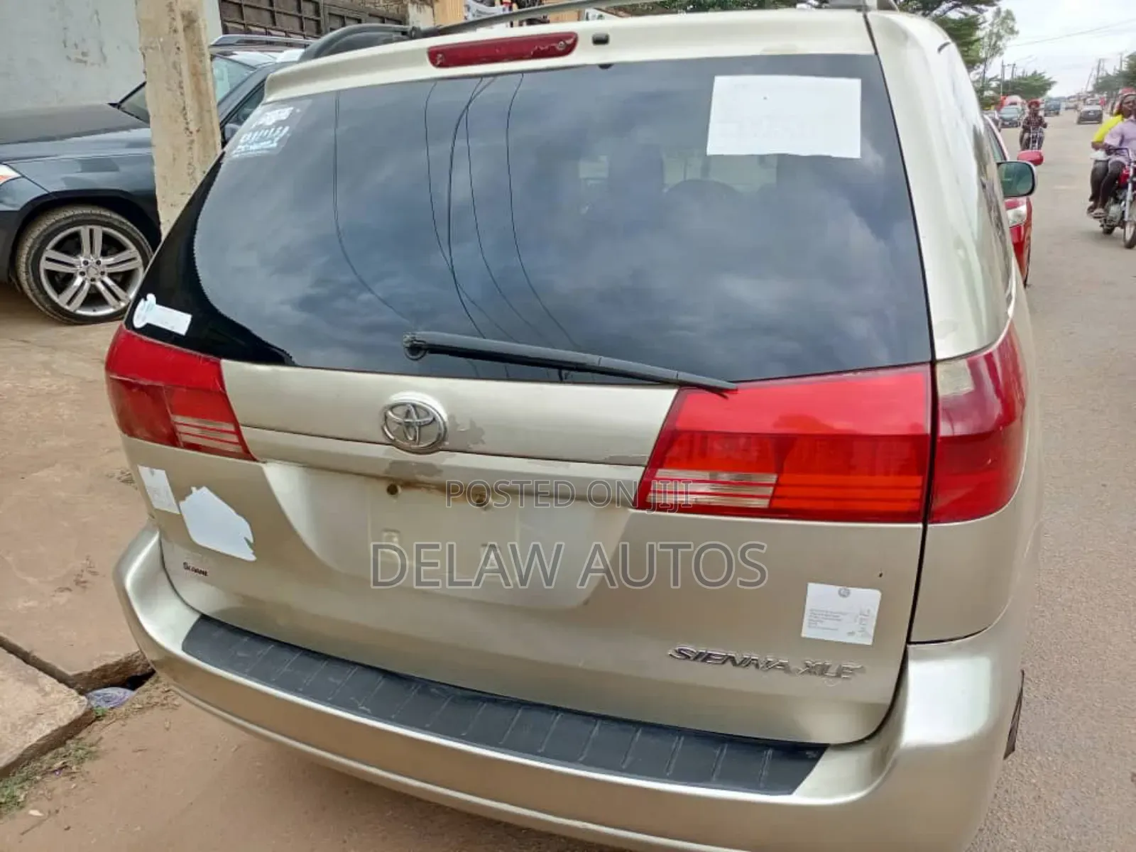 Toyota Sienna 2004 Gold