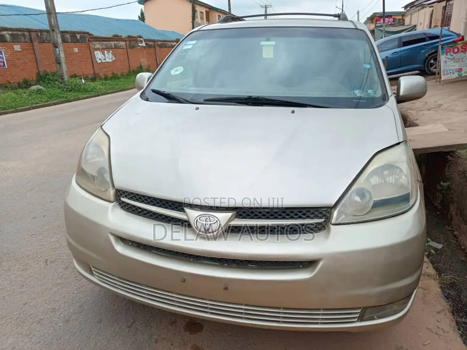 Toyota Sienna 2004 Gold